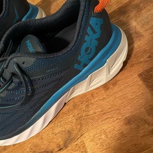 Men’s Hoka gym shoes